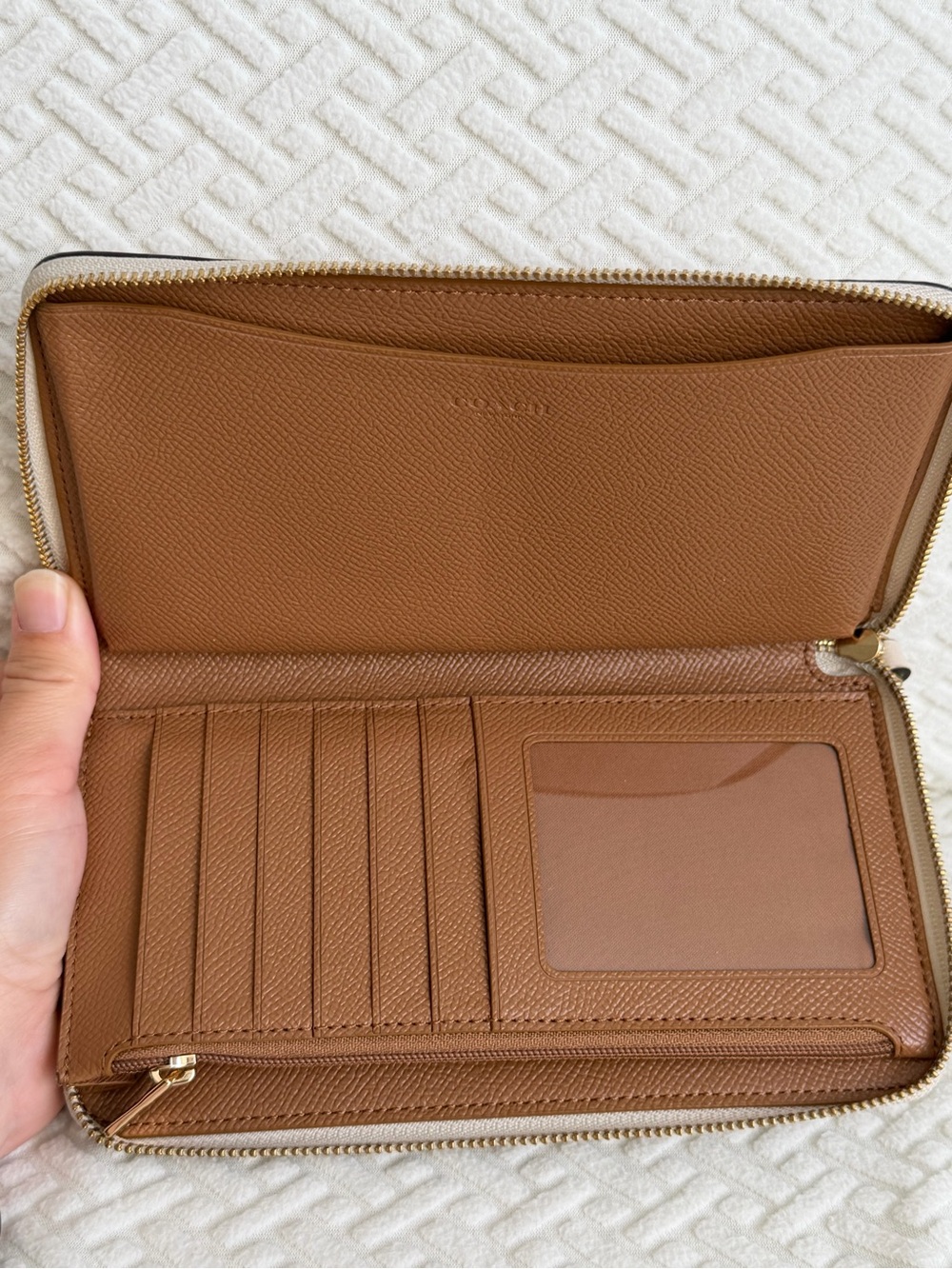 Coach Cream Pebbled Leather Zip Wallet Wristlet with Carriage Logo - Picture 7 of 8